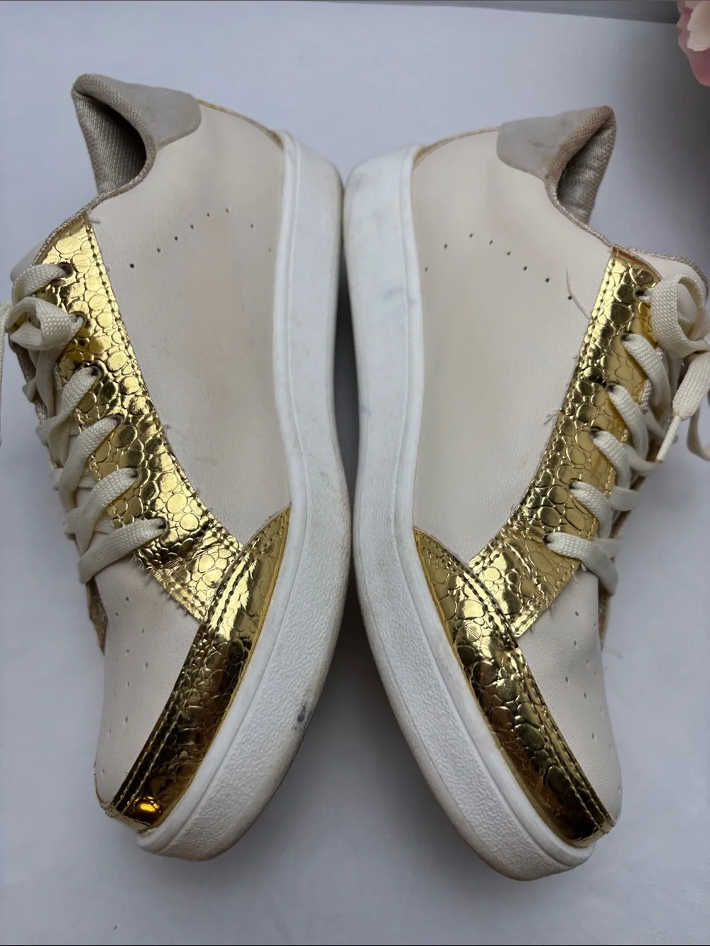 MKS Women’s 9 Cream‎ & Gold Metallic SnakeSkin Low-Top Sneakers #499